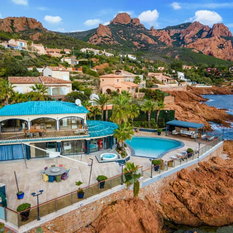 Luxus Villa Corallina - direkt am Meer mit Pool und Jacuzzi by Riviera HomeLife - Casa - 3