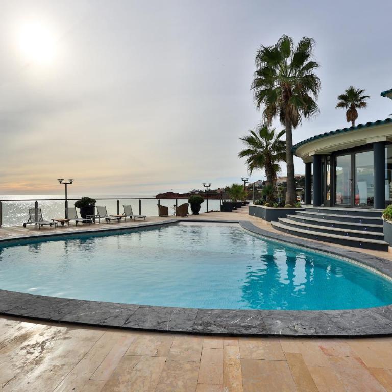 Luxus Villa Corallina - direkt am Meer mit Pool und Jacuzzi by Riviera HomeLife - Casa - 4