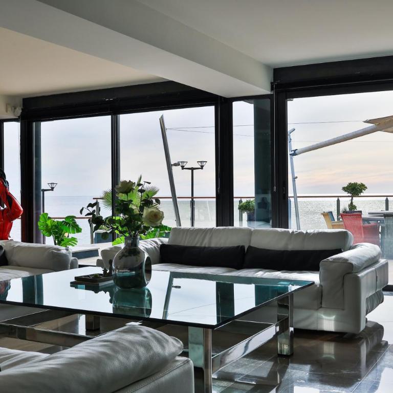 Luxus Villa Corallina - direkt am Meer mit Pool und Jacuzzi by Riviera HomeLife - Casa - 6