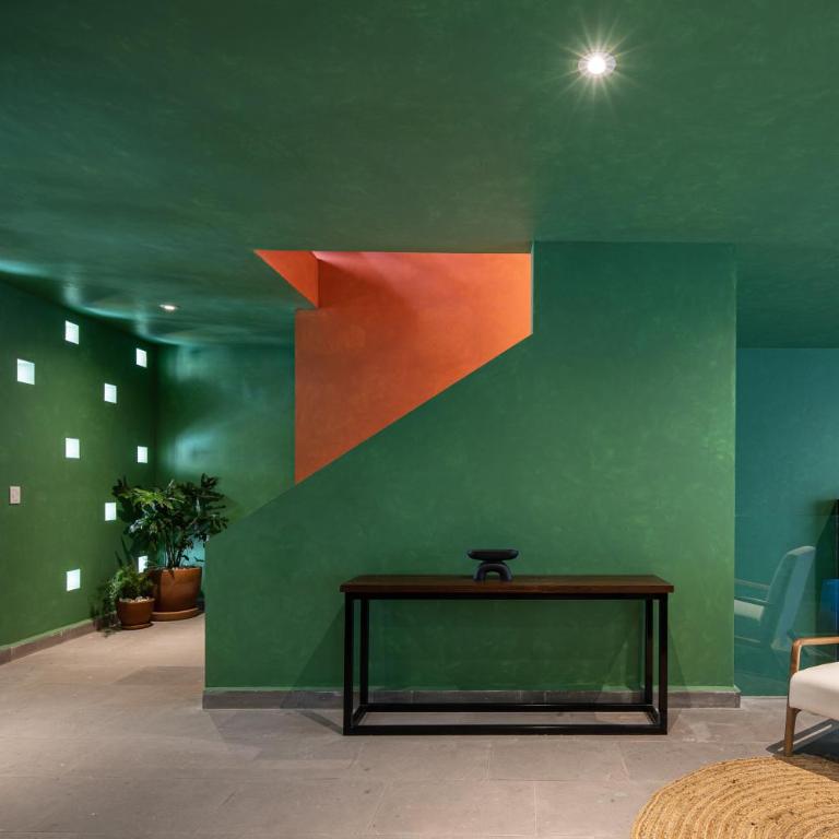 Colorful & Lively Centro Gem 5BR, Rooftop Patio - Villa - 3