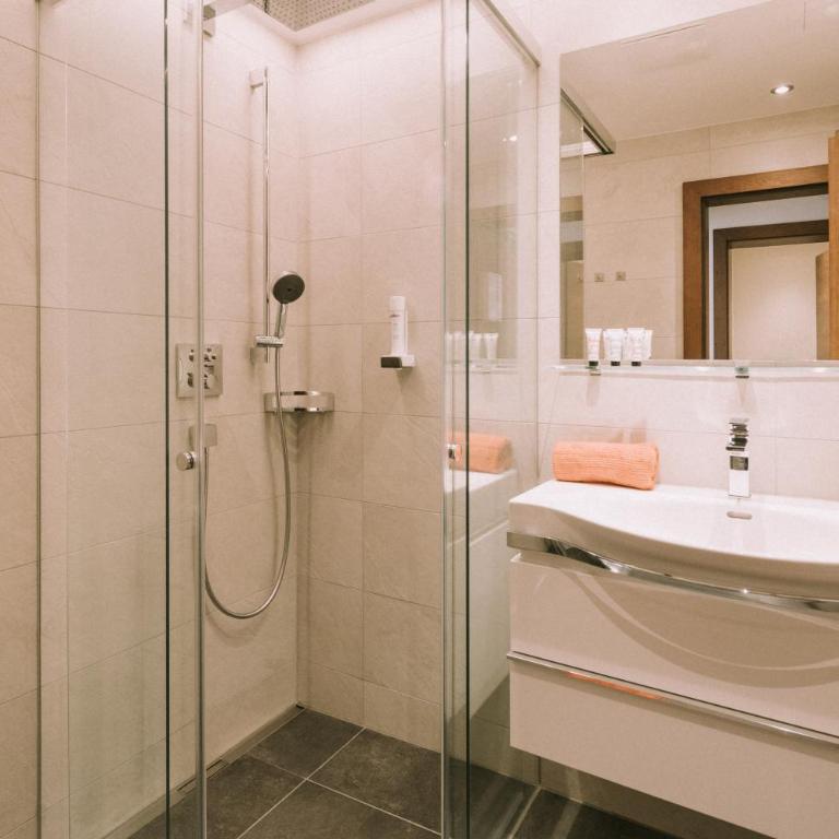 Hotel Montana - Suite con 1 Camera da Letto - 8
