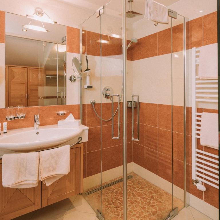 Hotel Montana - Camera Matrimoniale Comfort - 12