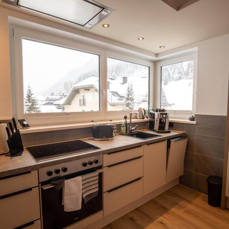 Place2be - Apartment mit 1 Schlafzimmer, Balkon und Bergblick - 4