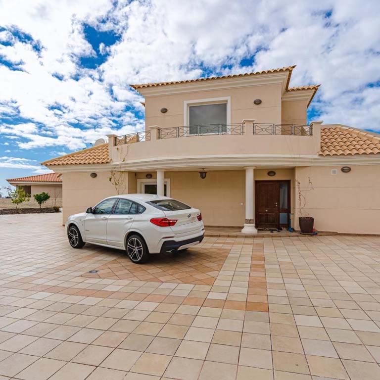 BuenaVista Villa Family with private heated pool garden parking - Three-Bedroom Villa - 20
