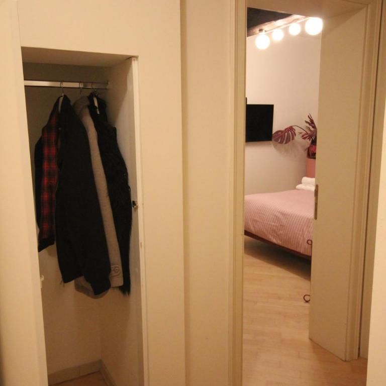 Casa Nina Bologna Centro - Camera Matrimoniale con Bagno Privato - 14
