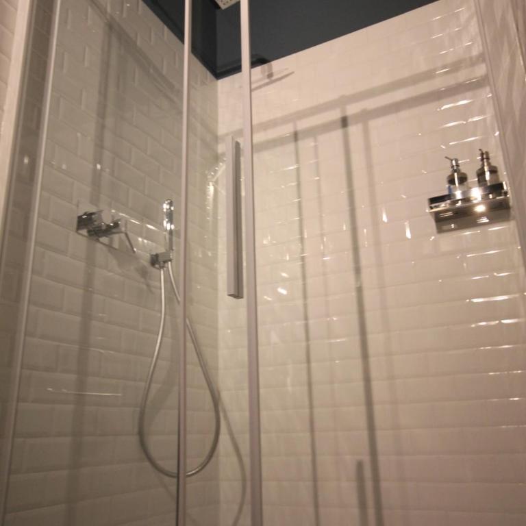 Casa Nina Bologna Centro - Camera Matrimoniale con Bagno Privato - 19