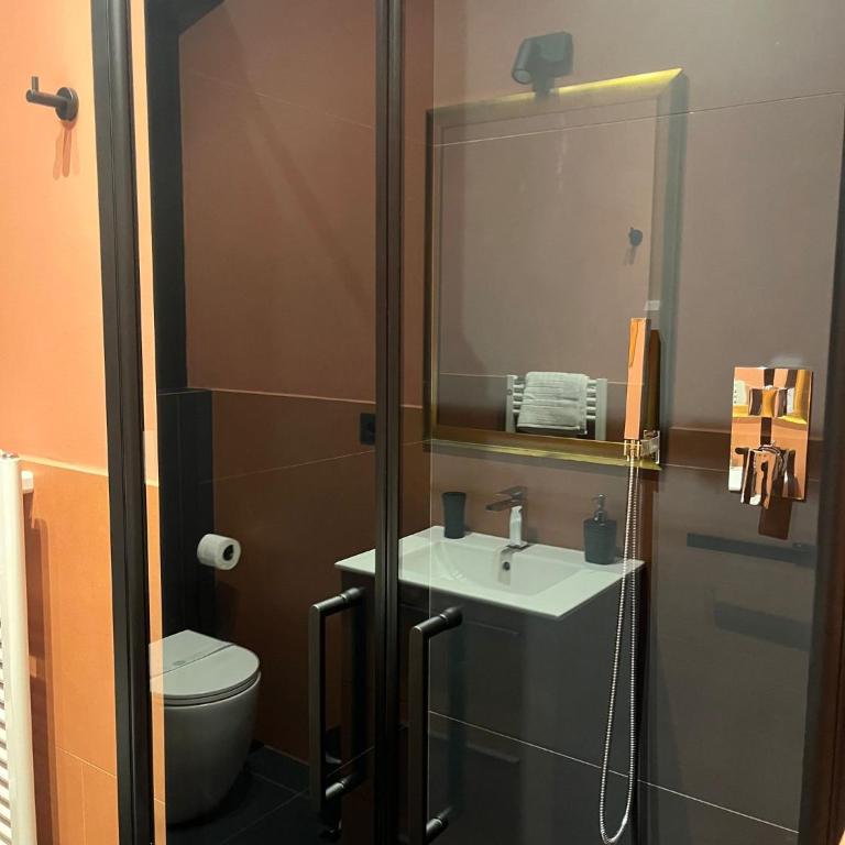Casa Nina Bologna Centro - Camera Matrimoniale con Bagno Privato - 14
