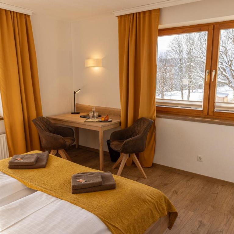 Pension Dachsteinhof - Doppelzimmer mit Gartenblick - 5