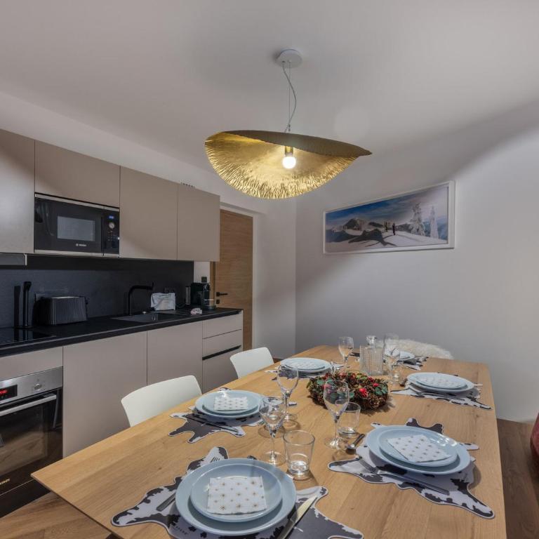 Appartement moderne proche des pistes avec parking à Courchevel - FR-1-563-140 - Appartement - 7