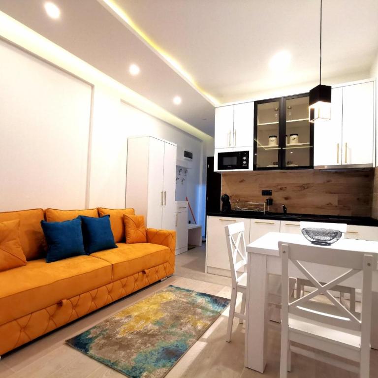 Golden Sky N Lux 57 Milmari Resort & Spa - Apartment with Mountain View - 3