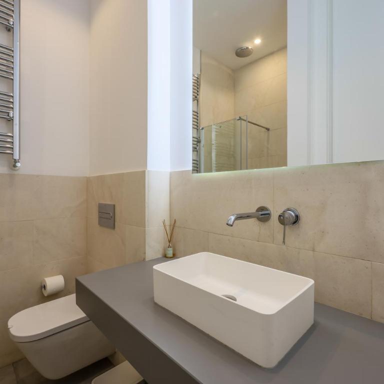 En el corazón de Madrid, casa Moderna - Three-Bedroom Apartment - 29