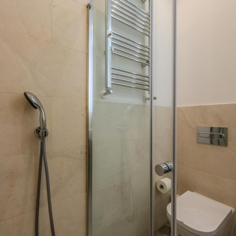 En el corazón de Madrid, casa Moderna - Three-Bedroom Apartment - 32