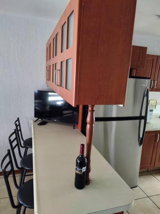Disfruta de la ciudad en un espacio tranquilo! - Three-Bedroom House - 11