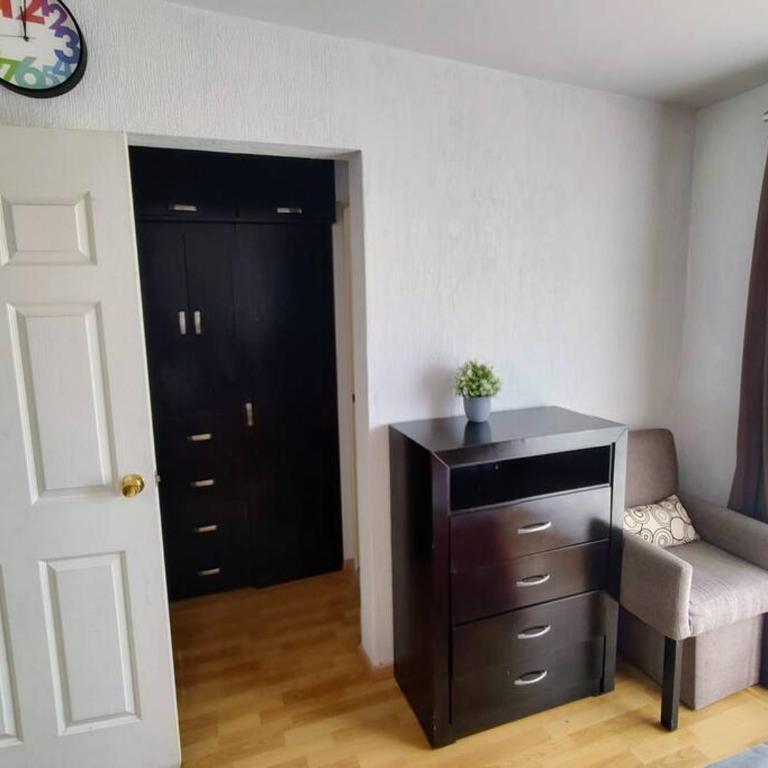 Disfruta de la ciudad en un espacio tranquilo! - Three-Bedroom House - 27