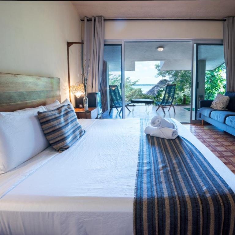 Yayum Bacalar - Habitación con cama extragrande y vistas al lago - 2