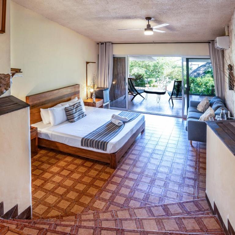 Yayum Bacalar - Habitación con cama extragrande y vistas al lago - 5