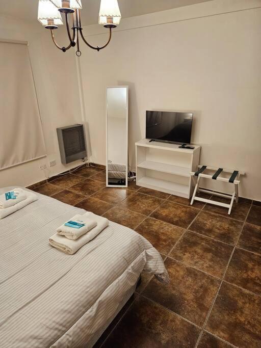 Dpto amplio con vista a la bahía - Apartamento de 2 dormitorios - 25