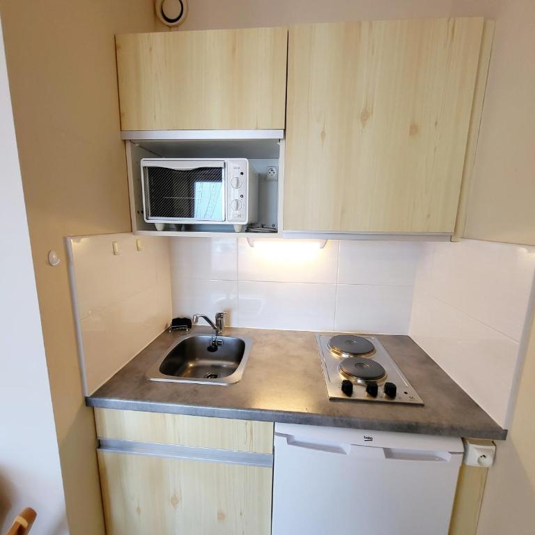Studio charmant proche plage, chenal, et commerce, bien équipé au cœur des Sables d'Olonne - FR-1-92-597 - Appartement (3 Adultes) - 11