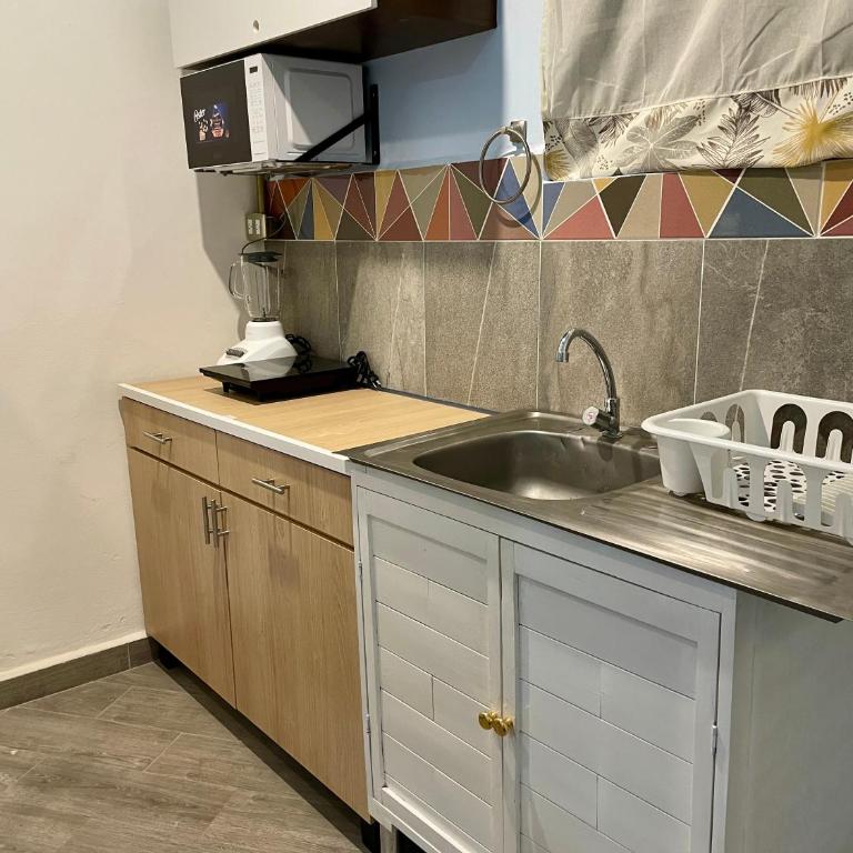 Céntrico Aparta Hotel, #3 Privado, ideal familias o trabajo - Habitación Familiar con baño privado - 11