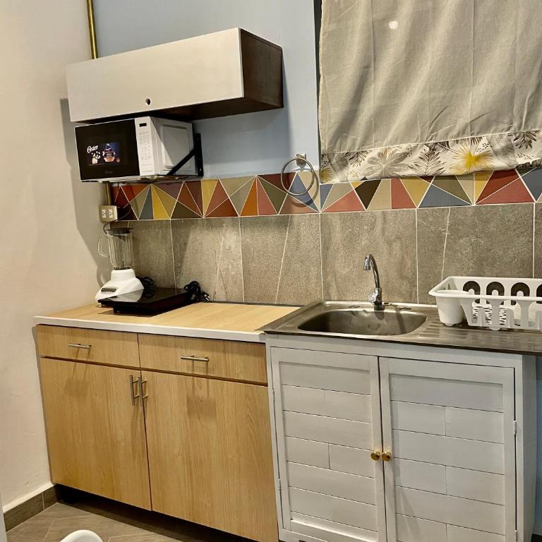Céntrico Aparta Hotel, #3 Privado, ideal familias o trabajo - Habitación Familiar con baño privado - 15