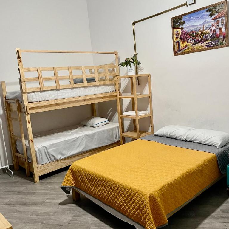 Céntrico Aparta Hotel, #3 Privado, ideal familias o trabajo - Habitación Familiar con baño privado - 45
