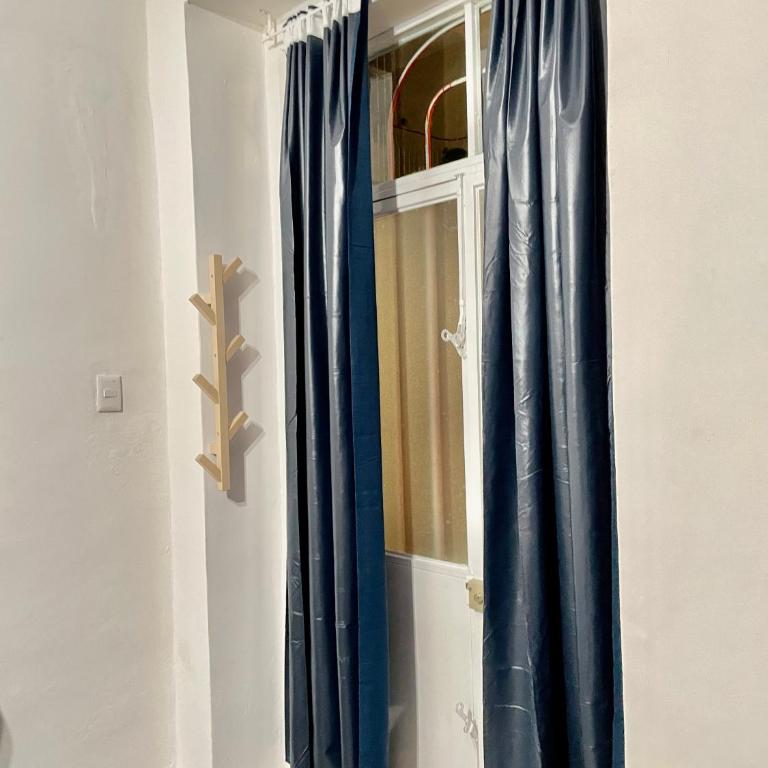 Céntrico Aparta Hotel, #3 Privado, ideal familias o trabajo - Habitación Familiar con baño privado - 47