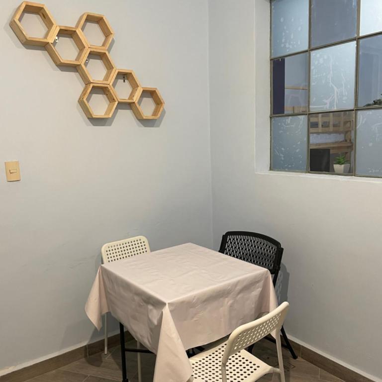 Céntrico Aparta Hotel, #3 Privado, ideal familias o trabajo - Habitación Familiar con baño privado - 66