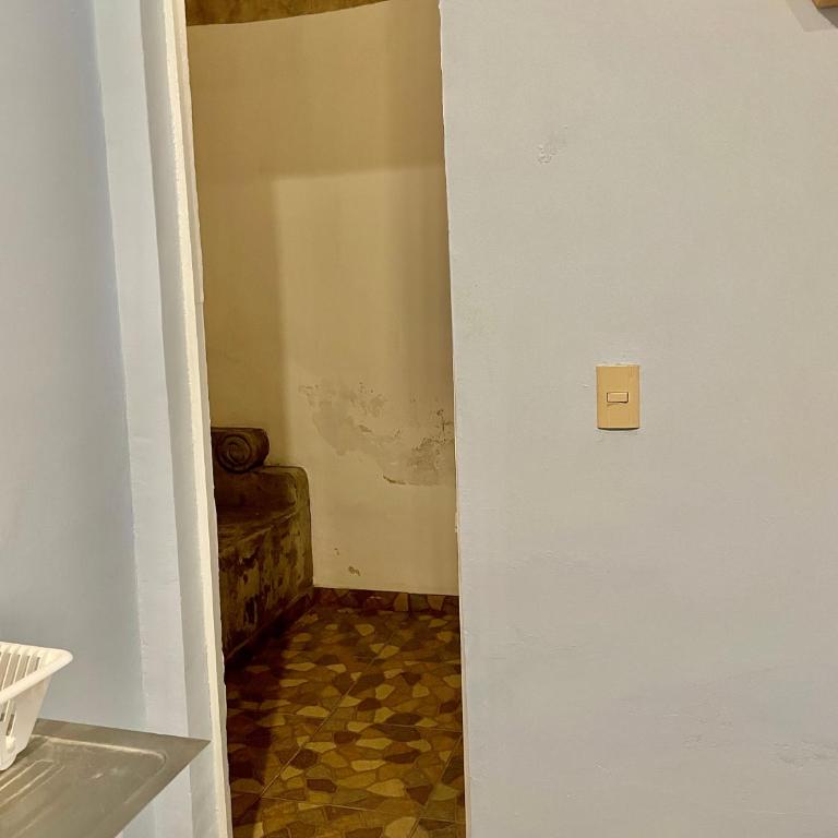 Céntrico Aparta Hotel, #3 Privado, ideal familias o trabajo - Habitación Familiar con baño privado - 69