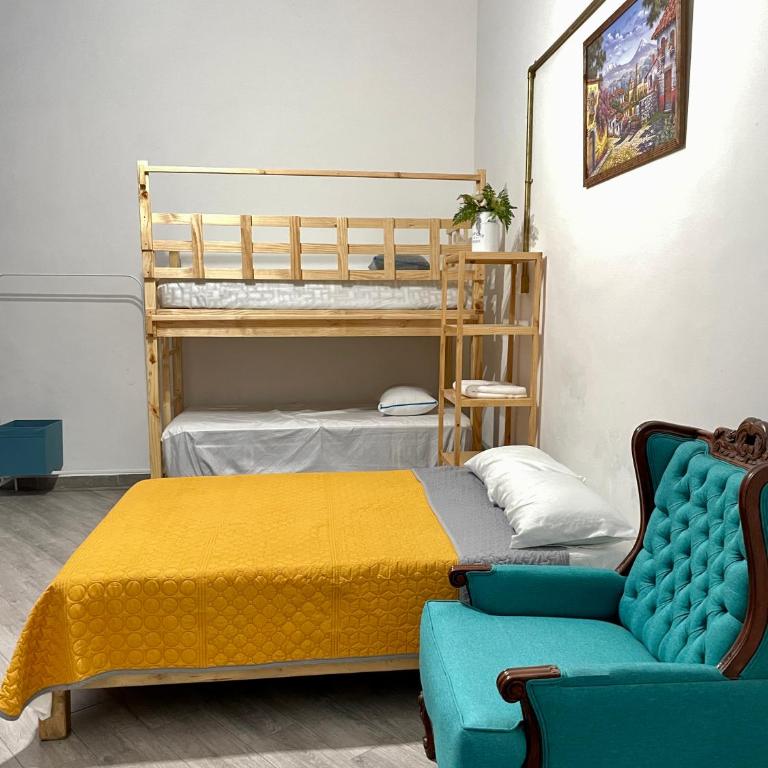 Céntrico Aparta Hotel, #3 Privado, ideal familias o trabajo - Habitación Familiar con baño privado - 77