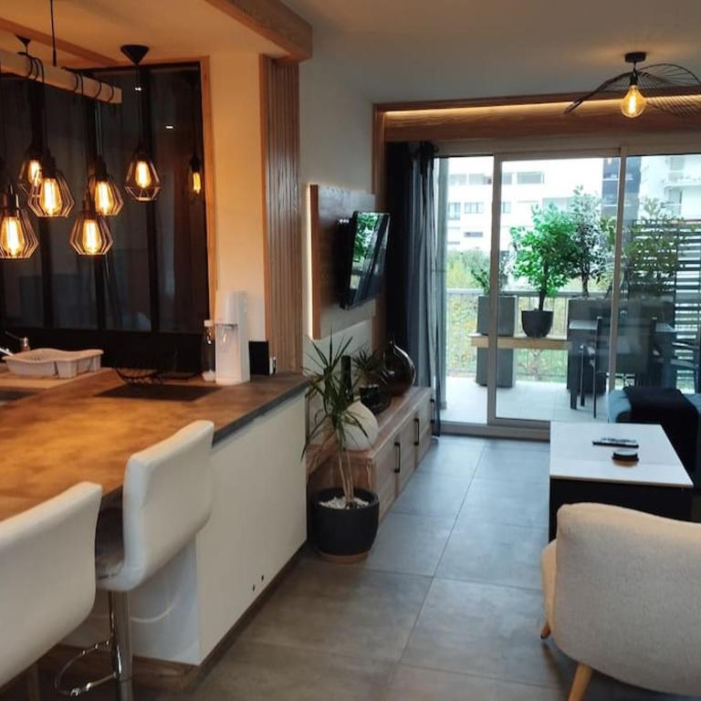 Magnifique Apt à deux pas du lac et près du centre - One-Bedroom Apartment - 33