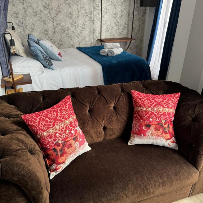 ATENEO CUENCA Suites con cocina en el casco histórico - Suite con balcón - 2