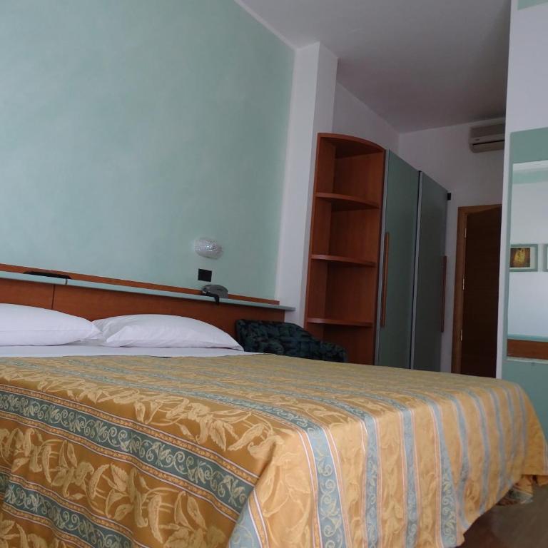 Hotel Royal - Camera Tripla - 4