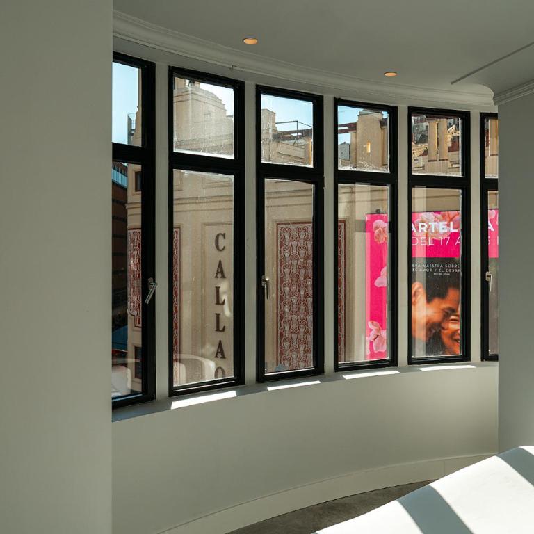 Vincci Capitol - Habitación Doble Deluxe con vistas a la Gran Vía - 5