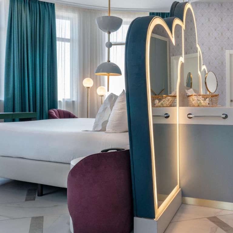 Vincci Capitol - Habitación Doble Deluxe con vistas a la Gran Vía - 3