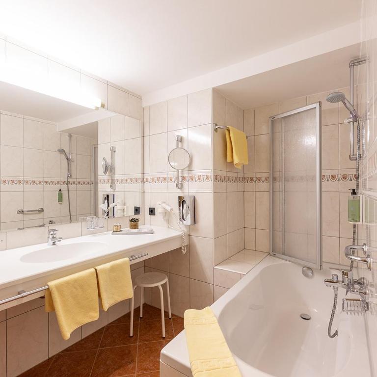 Hotel Sonnenheim - Deluxe Doppelzimmer mit Balkon - 12