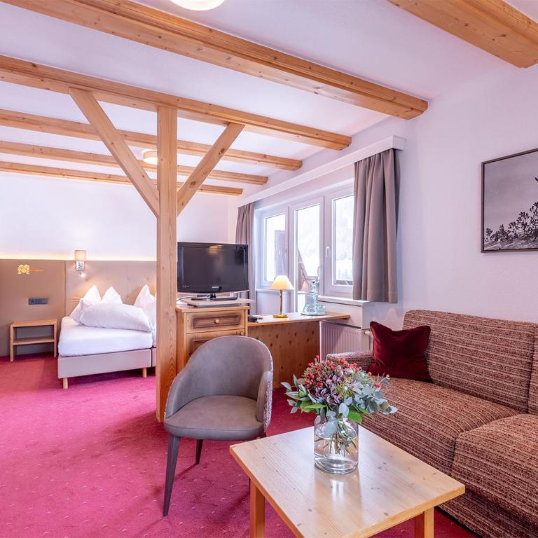 Hotel Sonnenheim - Deluxe Doppelzimmer mit Balkon - 15