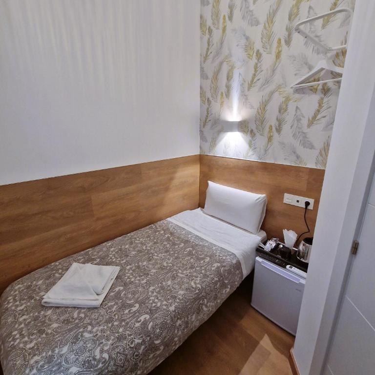 Hostal A Nuestra Senora de La Paloma - Interior Small Single Room - 4