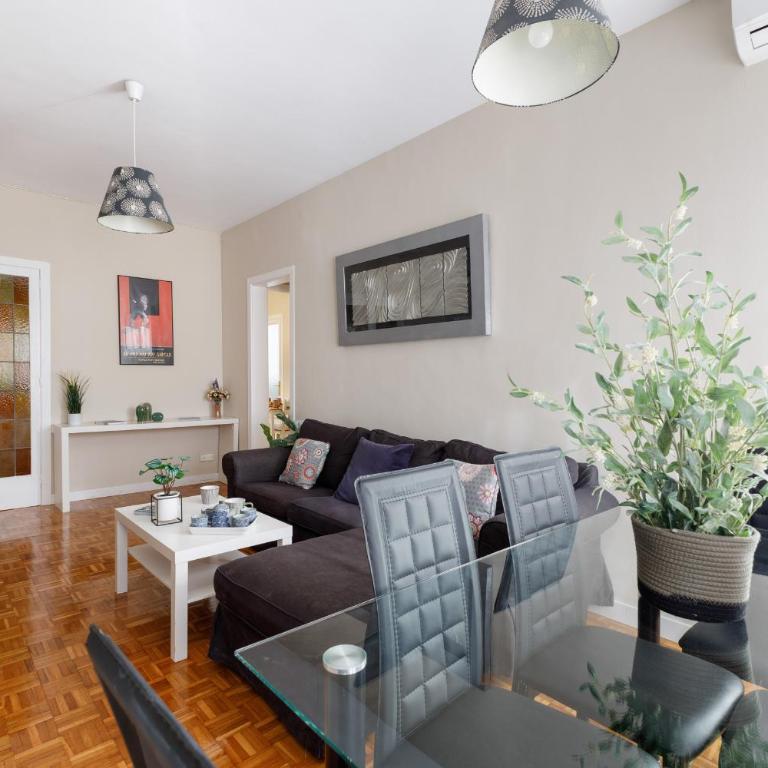 Mercat Sant Antoni 4 - Three-Bedroom Apartment - 2