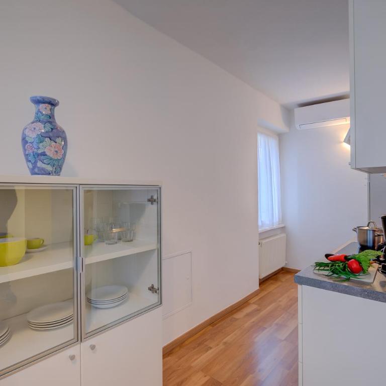 Casa Alpino - One Bedroom Apartment with Balcony 3 - 10