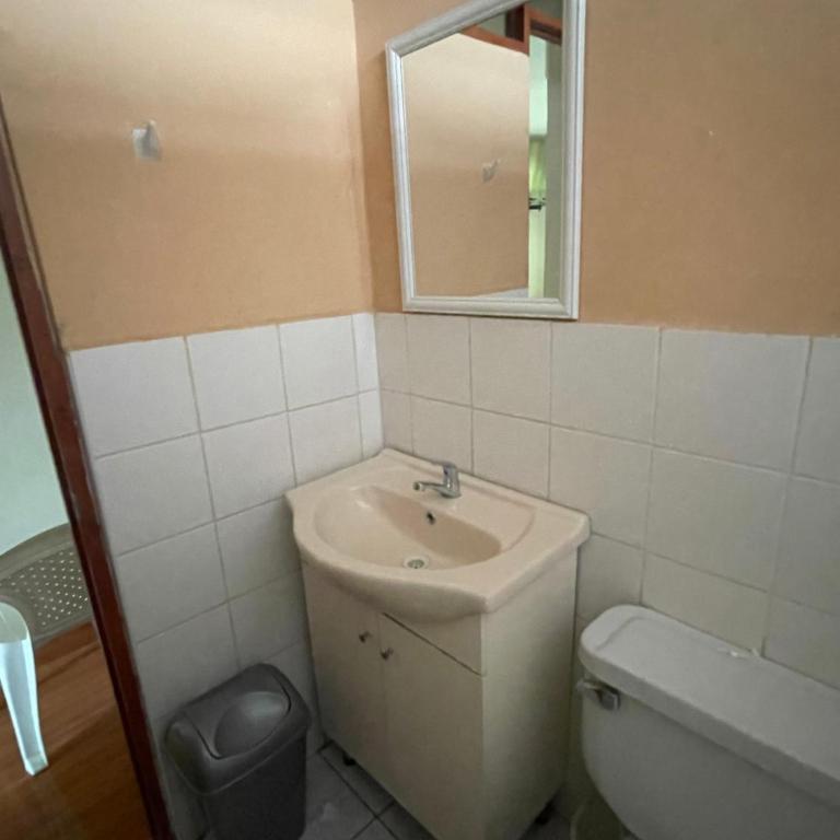 Hostal Alborada - Habitación Doble - 2 camas dobles - 3