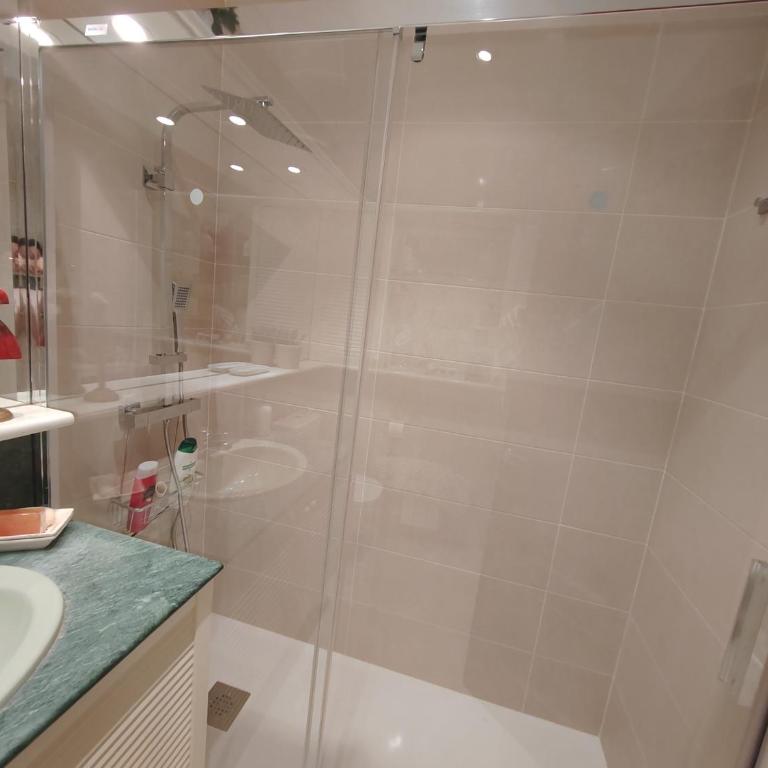 Habitación con baño privado en el centro de Bilbao - Double Room with Private Bathroom - 7