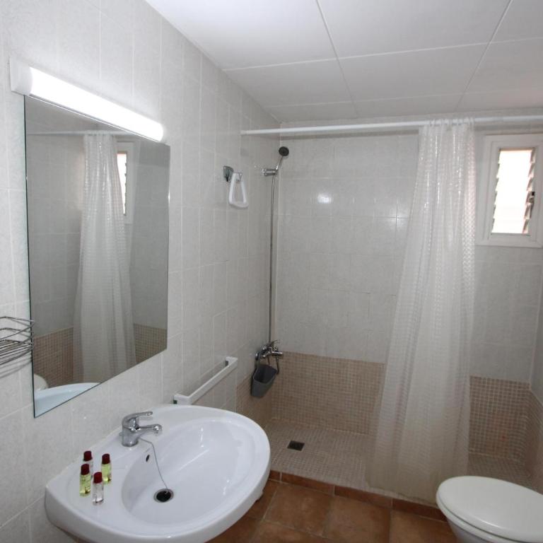 Casa con Piscina Privada, Cerca del Mar, WiFi Gratuito, Aire Opcional, Se Admiten Mascotas - ES-184-8 - Casa - 6