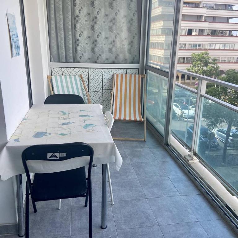 BEL APPARTEMENT P2 - CENTRE VILLE - BORD DE MER - Apartamento con terraza - 1