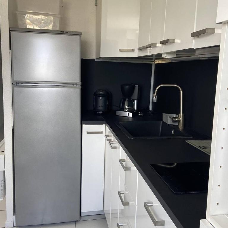 BEAU STUDIO 4 PERSONNES AVEC LOGGIA ET PARKING PRIVATIF - Studio Apartment - 11