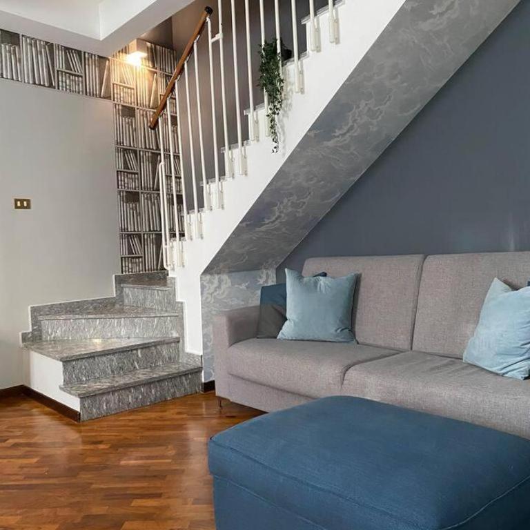 Design Villa with parking Navigli Milan sleeps5 - Camera Matrimoniale con Vista Parco - 11
