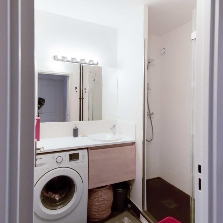 Paris-Daumesnil - Grand 2 pièces de charme sur jardin - 61m2, pour 4p - Large 4 star charming 1 BR apt for 4 with AC - Classement Officiel 4 étoiles - Appartement - Vue sur Jardin - 20