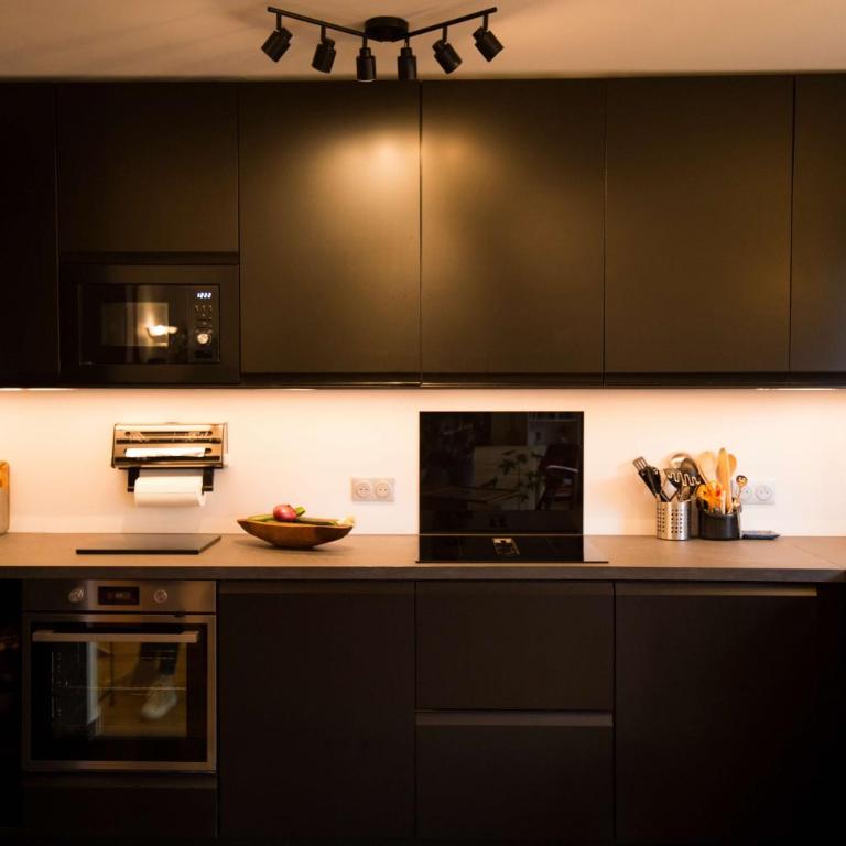 Paris-Daumesnil - Grand 2 pièces de charme sur jardin - 61m2, pour 4p - Large 4 star charming 1 BR apt for 4 with AC - Classement Officiel 4 étoiles - Appartement - Vue sur Jardin - 11