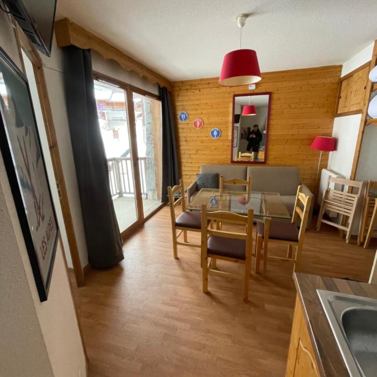 Appartement 6 couchages - Orelle 3 Vallées - Spa & Piscine - - Appartement 2 Chambres - 4