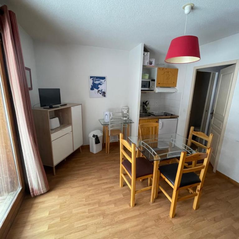 Studio avec coin montagne 4 personnes Orelle 3 Vallées - Spa & Piscine - Apt 004 - Appartement 1 Chambre - 6