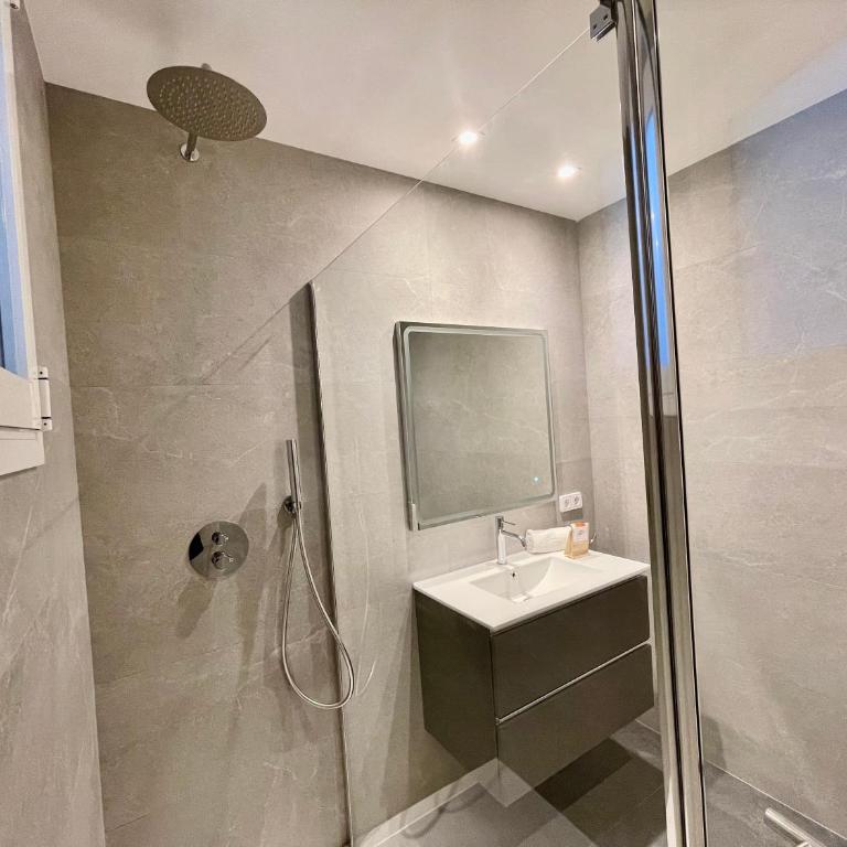 Elegantniy Poble Sec - Two-Bedroom Apartment - 10